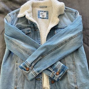 Tilly’s RSQ Jean Jacket Sherpa, Light Denim, XS